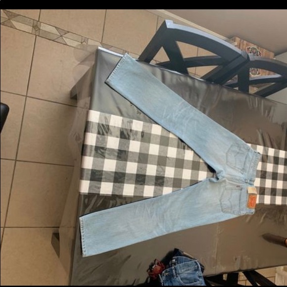 Levi’s Ripped Jeans - Picture 2 of 6